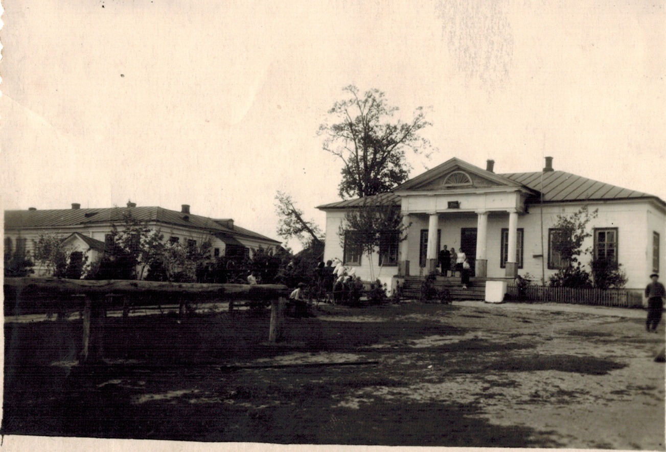 Фотография школы.